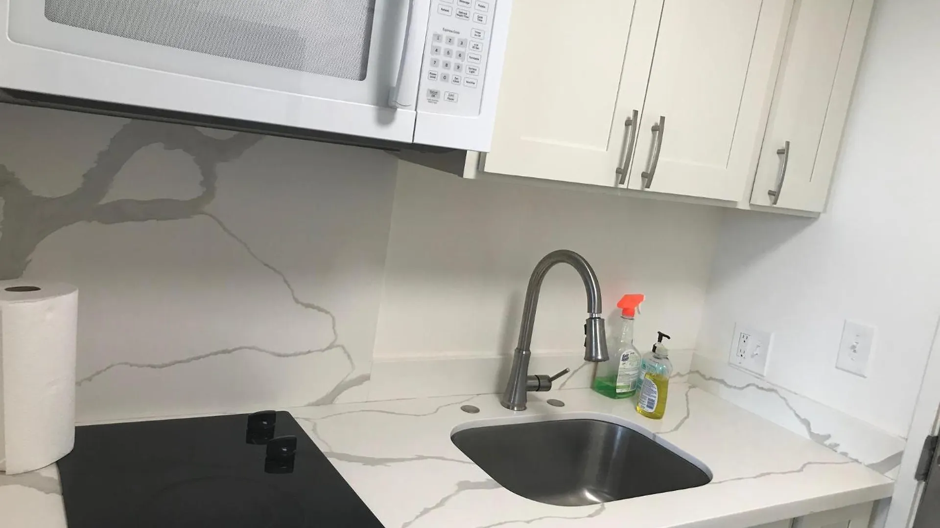 Lejlighed Waikiki Studio Steps To Beach-Mall Free Parking-Wifi Honolulu USA