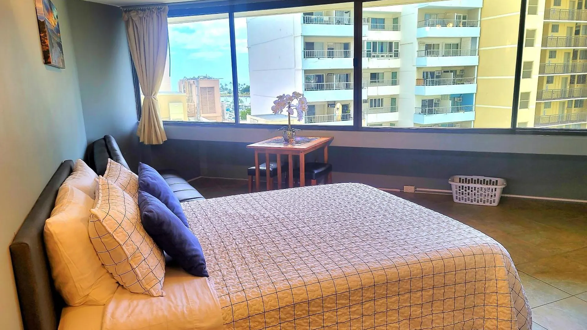 Waikiki Studio Steps To Beach-Mall Free Parking-Wifi Honolulu