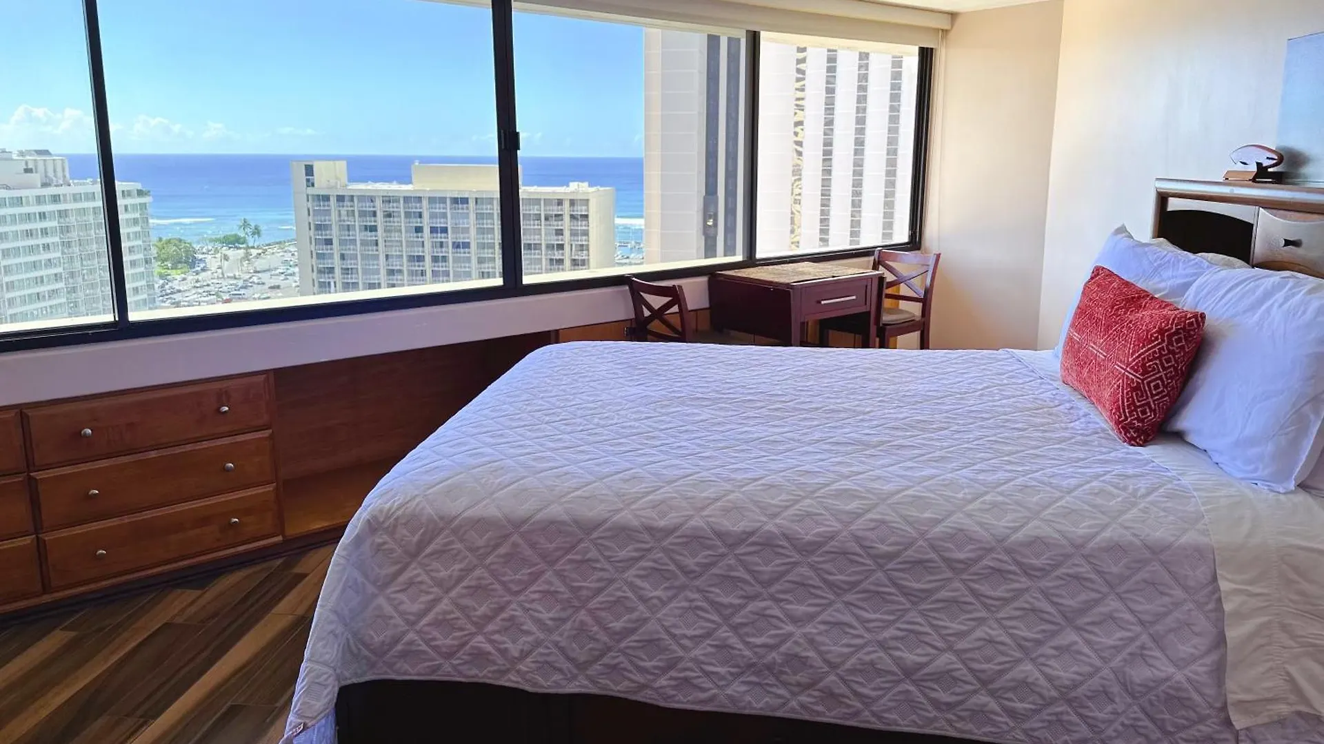 Waikiki Studio Steps To Beach-Mall Free Parking-Wifi Honolulu United States