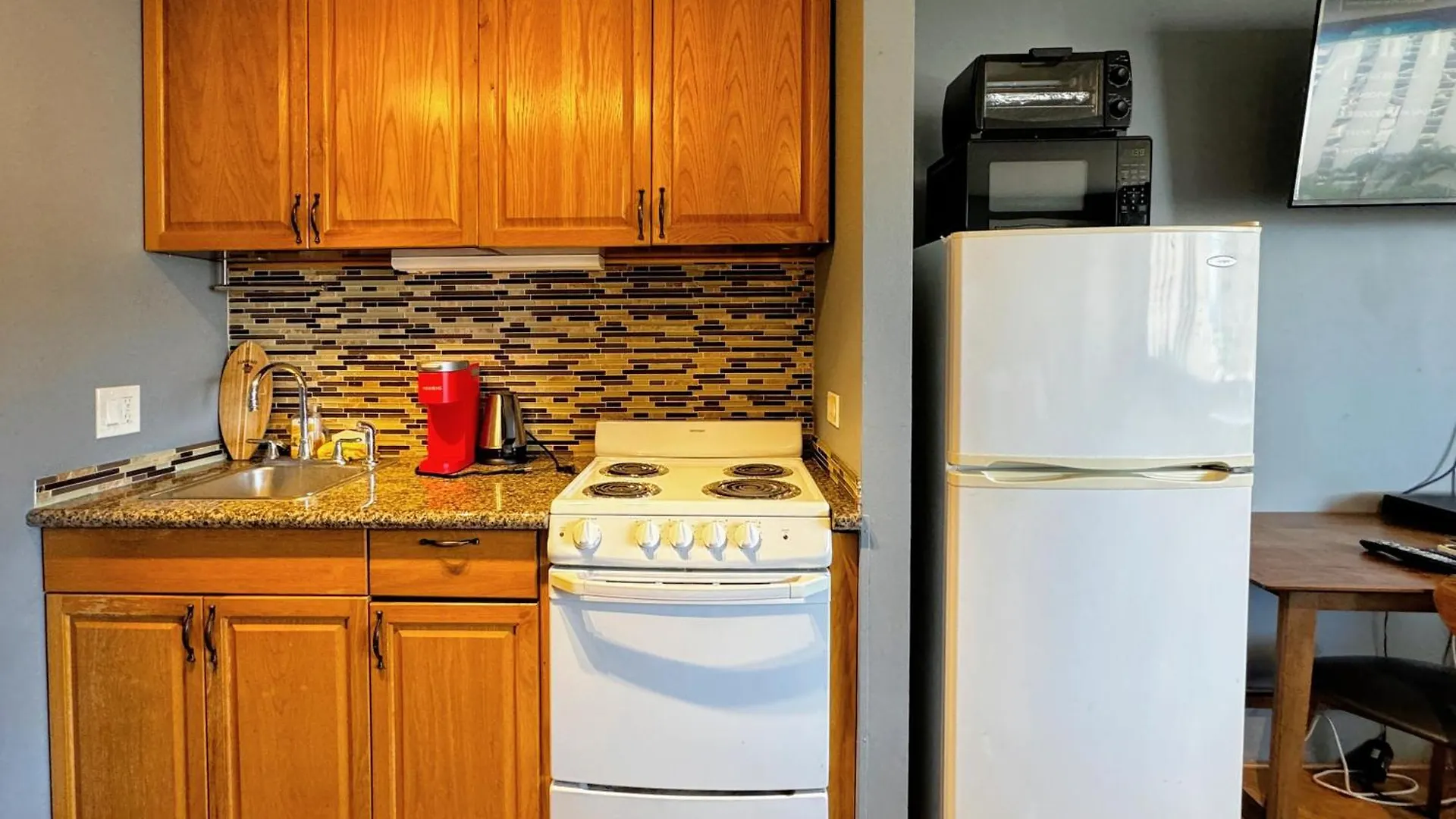 Waikiki Studio Steps To Beach-Mall Free Parking-Wifi Honolulu 0*,  USA